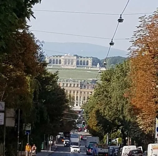 Smile Schoenbrunn Відень